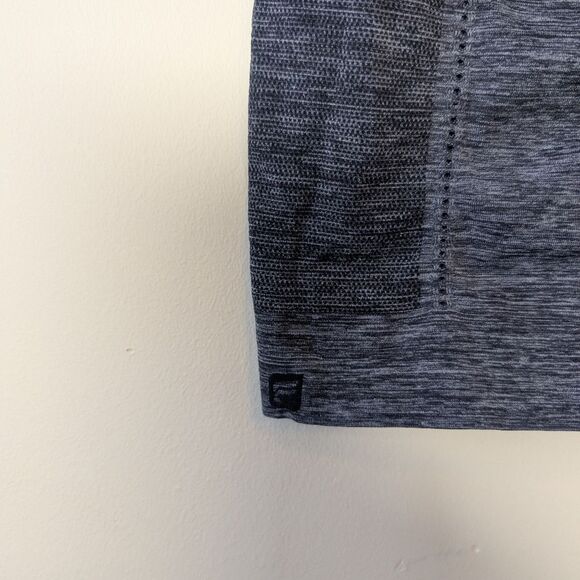 Fabletics Delta Seamless Short-Sleeve Tee Top Dark Grey/Vanilla Large - Picture 6 of 6